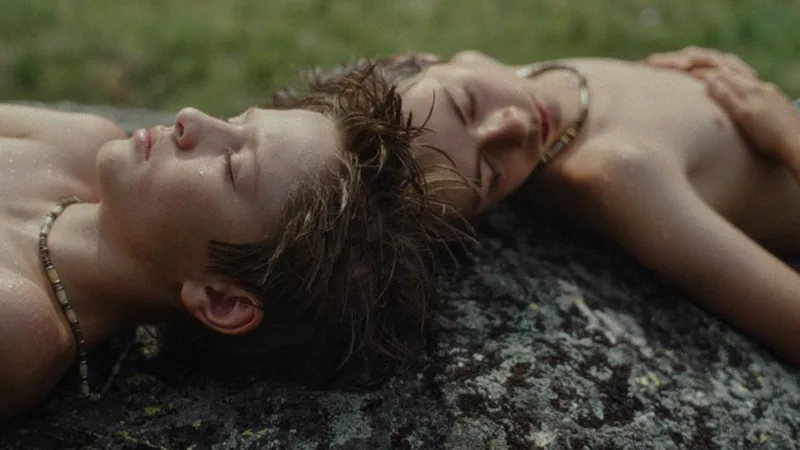 Moritz Hohlrieder et Finley Brown, interprètes de Tomy et Chris dans le film Eklipse
