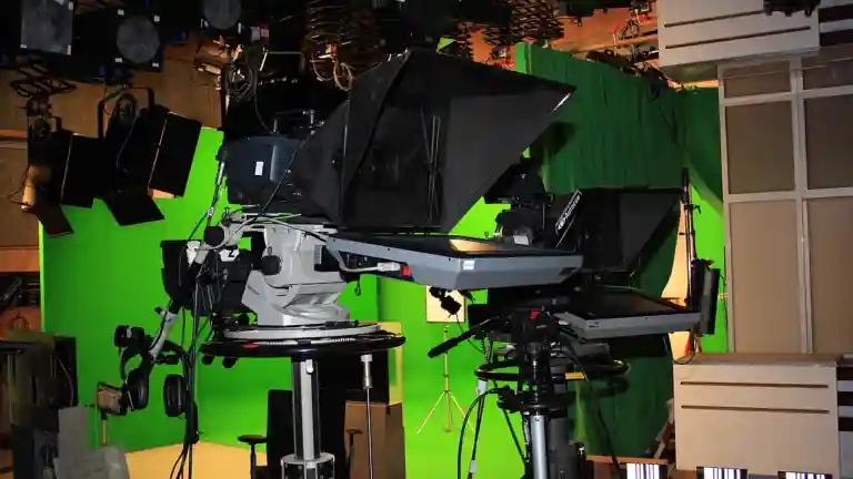 Caméras de télévision dans un studio de France Télévisions