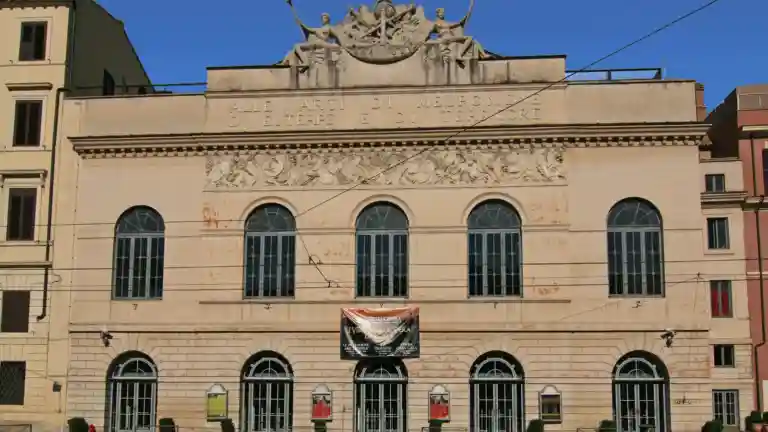Façade du Teatro Argentina à Rome