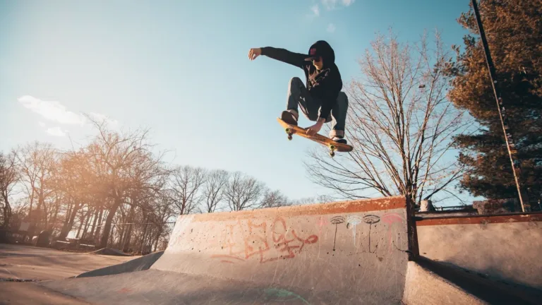 Casting skateurs et skateuses de 16 à 25 ans pour la série Léo Mattéï à Marseille