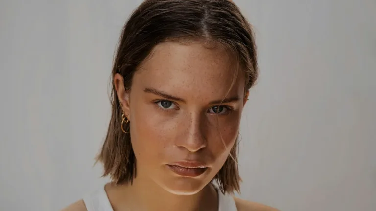 Casting série Canal+ : jeune femme eurasienne de 16 à 22 ans