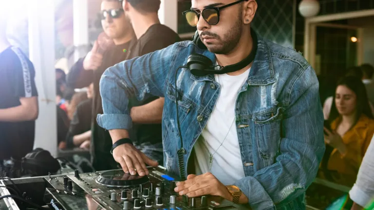 Casting DJ femme ou homme pour La vraie vie en Essonne