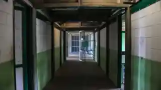 Casting figurants prisonniers dans une série à Martigues