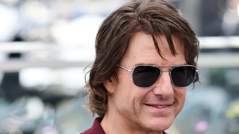 Tom Cruise portant des lunettes de soleil au Festival de Cannes