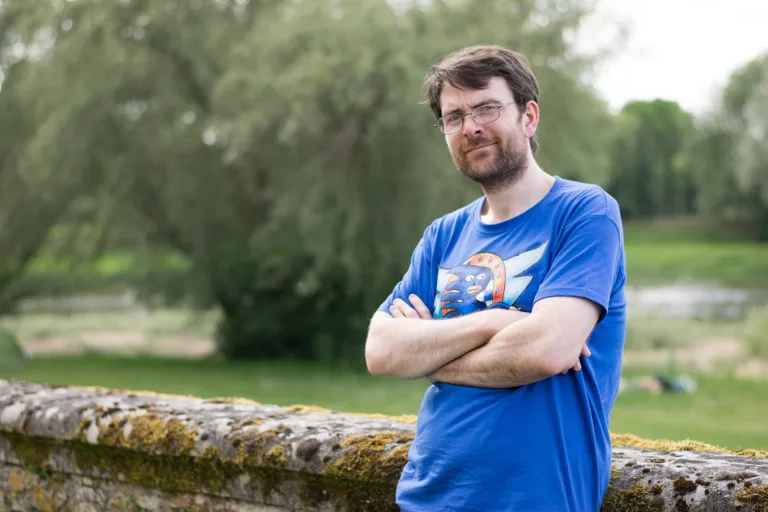 Figuration Joueur du Grenier : équipe de tournage et foule à Fougères
