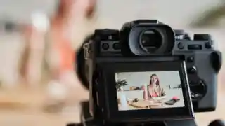 Casting femme 20 à 30 ans sachant manier une caméra pour LAURA