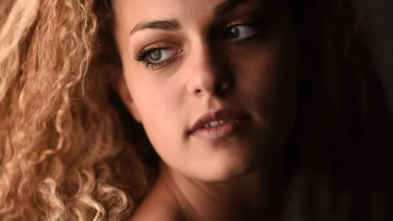 [URGENT] Casting femme blonde ou châtain clair 40 à 50 ans, silhouette à Paris