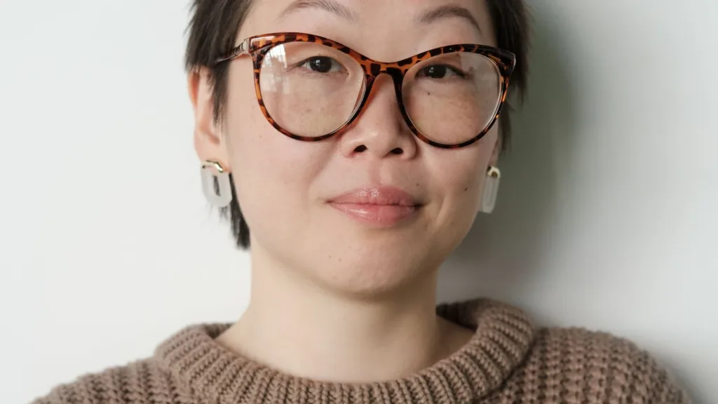 Casting mannequin lunettes : femme de 22 à 30 ans pour shooting photo