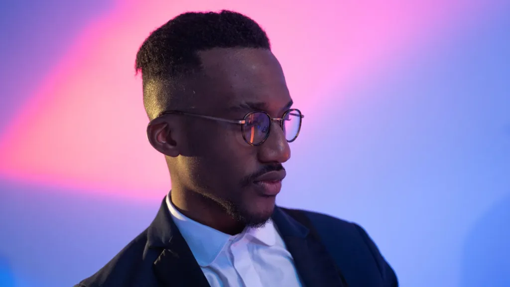 Casting mannequin lunettes : homme de 22 à 30 ans pour shooting photo