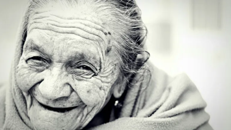 Casting Mamie Lilia : comédienne 65-80 ans pour vidéos humour à Paris
