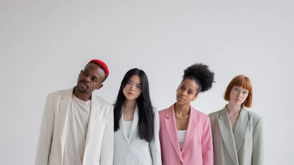 Casting publicité à Paris : 5 silhouettes H/F de 25 à 50 ans