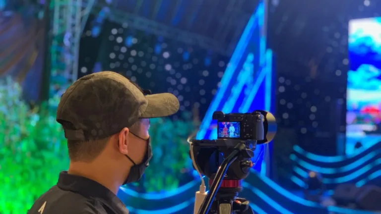 Casting SOLITAIRE : photographe pour fête de lycée les 2 et 3 décembre
